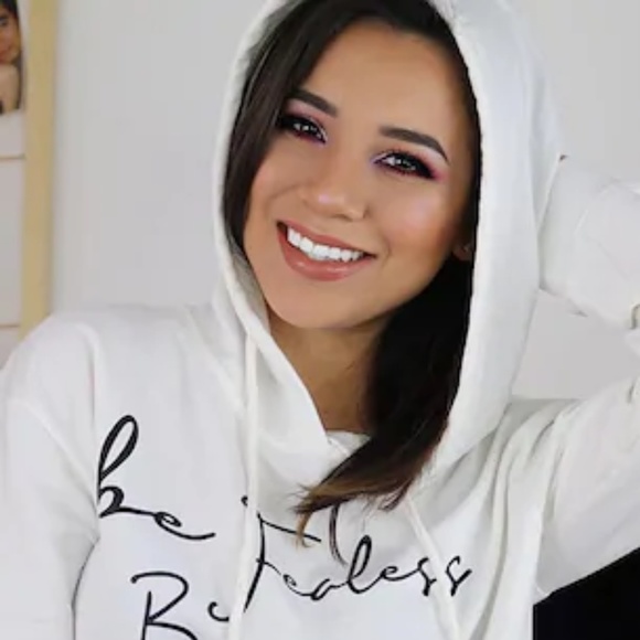 Be Fearless Sweatshirt - Picture 7 of 8